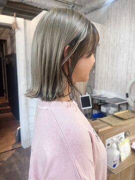 アクトゥス(AEQUITAS) カーキベージュ×ケアブリーチ