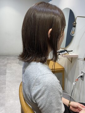 ロカ(roka) ぱつっとボブ/ベージュカラー