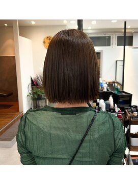 フリッカ(Flicka) ぱつっとボブ×オリーブグレージュ