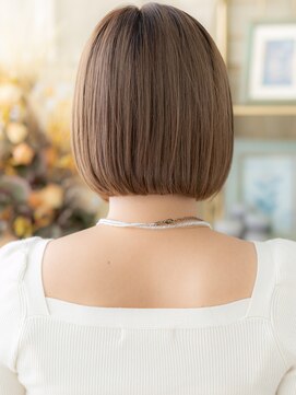 カバーヘアアンドスパ ブリス 浦和(COVER HAIR&SPA bliss) サンドベージュ透明感艶カラー小顔ミニボブTb4浦和20代30代40代