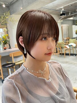 ミィ 浦和(mee) デザインカラールイヤーカット/ウェットヘア／オリーブベージュ