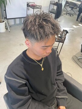 メンズサロン キング 梅田店(Men’s salon K!ng) 波巻きツイストスパイラルパーマ/フェザーパーマ/眉毛/メンズ