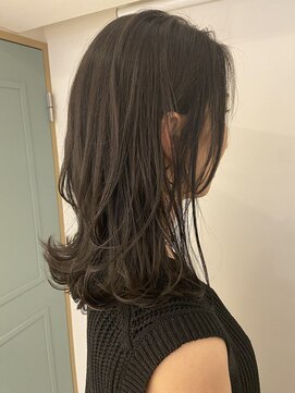 プラスワン 自由が丘(+ONE) カーキグレージュ×くびれレイヤー