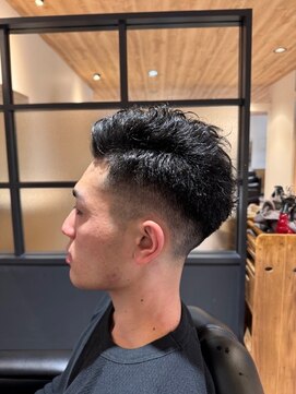 スカイ セカンド(SKY second) くせ毛を活かすフェードショート