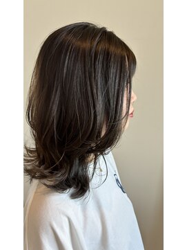 ヴィアンカ(Vianca) レイヤーボブ×オリーブグレージュ