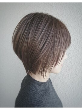 アンディーン (undine) 大人かわいいショートボブ