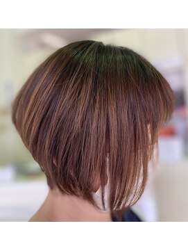 ロベリア(Lovelia) 襟足スッキリボブスタイル