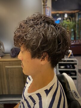 バレス 田町(BALES) [スキンフェード/ツイストスパイラル/田町]