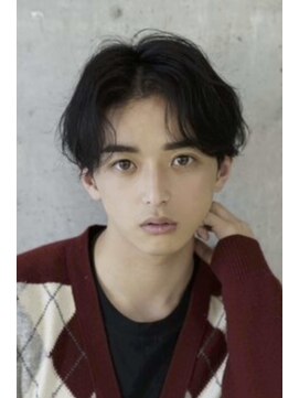 ゼンコー キチジョウジ(ZENKO KICHIJOJI) 黒髪×センターパート×スパイラルパーマ