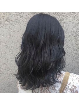 フォルテ 草薙店 涼し気ブルーブラック