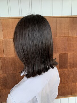 アンチ(ANTI) ぱつっと切りっぱなしボブ