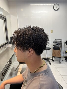 アイズ 海老名(AIZU) ツイストスパイラルパーマ センターパート メンズパーマ