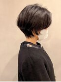 ゆるふわパーマで黒髪ハンサムショート