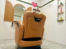 バーバーアンドビューティ シュプリーム(Barber&Beauty Supreme)の雰囲気（レディースブース　半個室でリラックス♪）