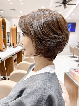 ピークアブー アヴェダ ギンザシックス(PEEK-A-BOO AVEDA GINZASIX) 大人ショート　大人ハイライトカラー　ショートボブ