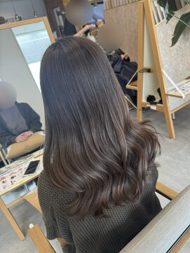 ブローチェラウカ(Broche lauka) メンテカット×ヘーゼルグレージュ（ブリーチ履歴あり）