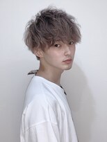 ユーフォリア 渋谷グランデ(Euphoria SHIBUYA GRANDE)&nbsp;シルバーアッシュ　ナチュラルマッシュ　メンズツーブロック