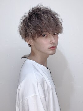 ユーフォリア 渋谷グランデ(Euphoria SHIBUYA GRANDE) シルバーアッシュ　ナチュラルマッシュ　メンズツーブロック