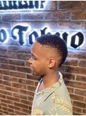 MEN'Sミドルフェードバーバーミドルバーストフェード　床屋