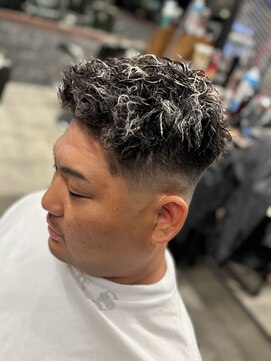 フォーコーナーズカットショップスリーセント 栄(FourCornersCutShop 3/cent) ツイストメッシュ