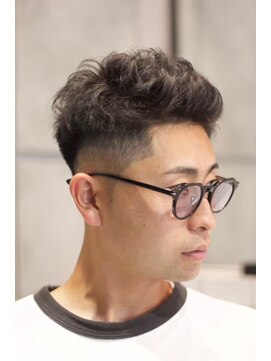 キングスマントーキョー 立川北口店(KINGSMAN TOKYO) アップバング / ツーブロック / スキンフェード 【立川】