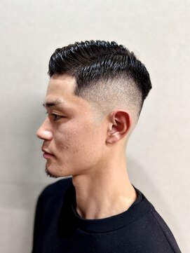 フジヤマバーバーショップ エビス(FUJIYAMA BARBER SHOP ebisu) サイドパート　フェード【ebisu】