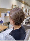 広がる髪を抑える丸みショート/30代/40代/50代[藤沢/ショート]