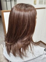 シェリー(Cherie)&nbsp;ミディアムレイヤーのパーマスタイル
