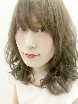 ヘアークリエイションラヴニール ガーリー系パーマデザイン
