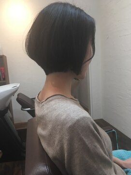 ヘアーサロン ヨダカ(hair salon yodaka) 【yodaka:榮谷好晃】 首元が綺麗に魅えるボブ☆