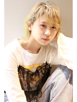 ステラ ヘア デザイン サロン(STELLA hair design salon) ショートウルフ ペールベージュ ライムグリーン S