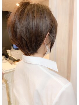 キャアリー(Caary) 福山市 人気　丸みショートボブ、丸みショートヘアCaary