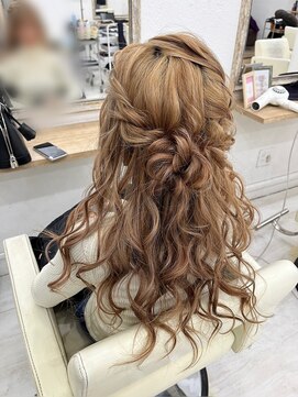 プティクローシェ バイ クオーレ(petite cloche by CUORE) 編み込み×ねじり×お団子ハーフ