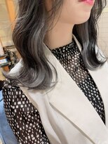 エルゴ 川崎西口(ergo) イヤリングインナーカラー外ハネシルバー