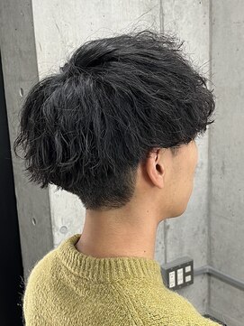 フイ 代々木(Hui) メンズ/アップバング/ツーブロックマッシュ/束感ショート波巻き