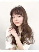 ロング×顔周りレイヤースタイル