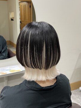 アン(Hair make un) 【ホワイト×ウルフ】