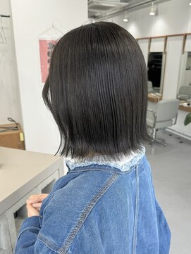 クテン(KUTEN) ダークグレージュ 艶感 切りっぱなし