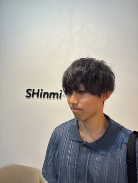 前髪は目にはかかるくらいは色気あるスタイル