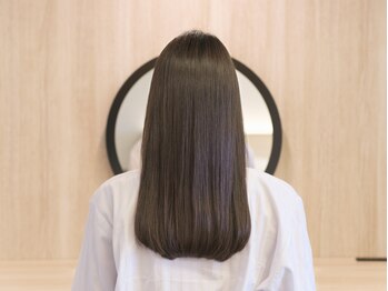 ディディ(D Dee)の写真/白髪を活かしておしゃれ染めを楽しむ♪大人女性の為の上質グレイカラーでワンランク上の美しい仕上がりに◎