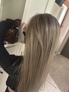 ラクシア(LUXIA) ホワイトブロンド