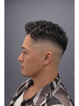 ワンワンオー バーバーショップ 長浜店(@110 BARBER SHOP) ハイフェード×ショートパーマで魅せる圧倒的な男らしさ