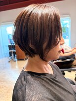ナチュラル ヘアーデザイニング(Natural hair designing) 顔まわりで印象チェンジ!艶めく丸みショート/鏡を見るたび嬉しい