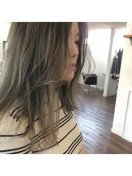 レジスタヘアーワークス (REGISTA hair works) 透明感たっぷりオリーブグレージュ