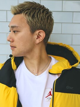 サンディーズバーバーショップ(Sandees) スパイキーショート金髪サイドグラデーション