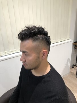 キートス(Kiitos) フェードスタイル パーマ