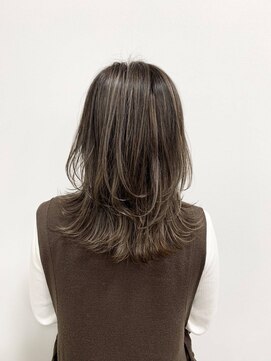 エヌプラス(N+) 黒髪グラデヘアーオリーブグレー小顔に見せるヘアココアベージュ