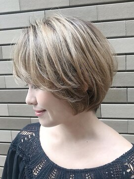 アフロディーテ ギンザ 秋葉原店(APHRODITE GINZA) 外ハネボブ/グラデーションカラー/ペールベージュ/秋葉原