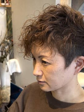 ディンプル 越谷駅前(DiMPlE) エアリーショート、くせ毛風、外国人風パーマ、ツーブロック