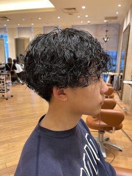 ビュートリアム265(BEAUTRIUM 265) 刈り上げマッシュツーブロック ツイストパーマ スパイラルパーマ